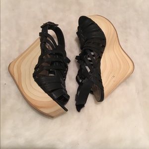 Black platform sandals 🖤🖤